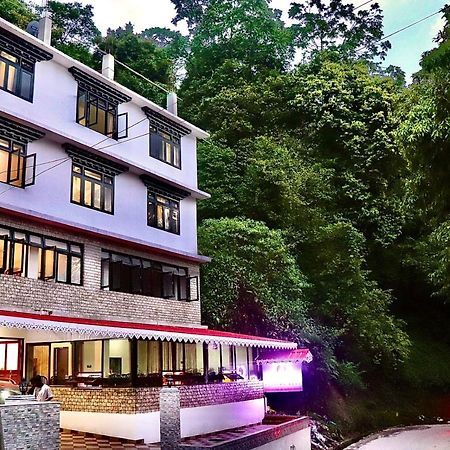 Daksha Pelling Nest Hotel ภายนอก รูปภาพ