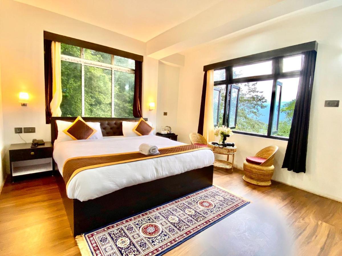 Daksha Pelling Nest Hotel ภายนอก รูปภาพ