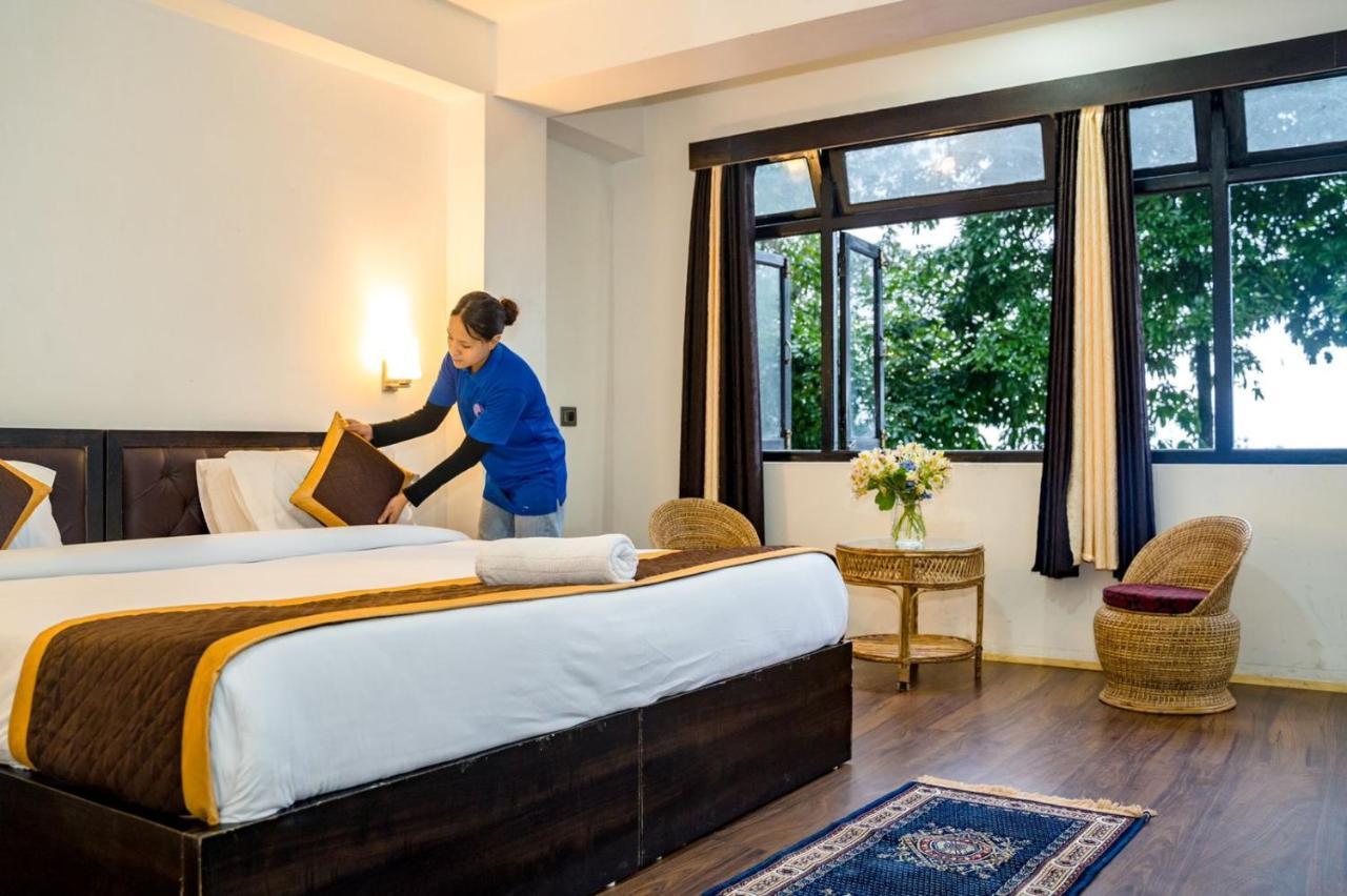 Daksha Pelling Nest Hotel ภายนอก รูปภาพ