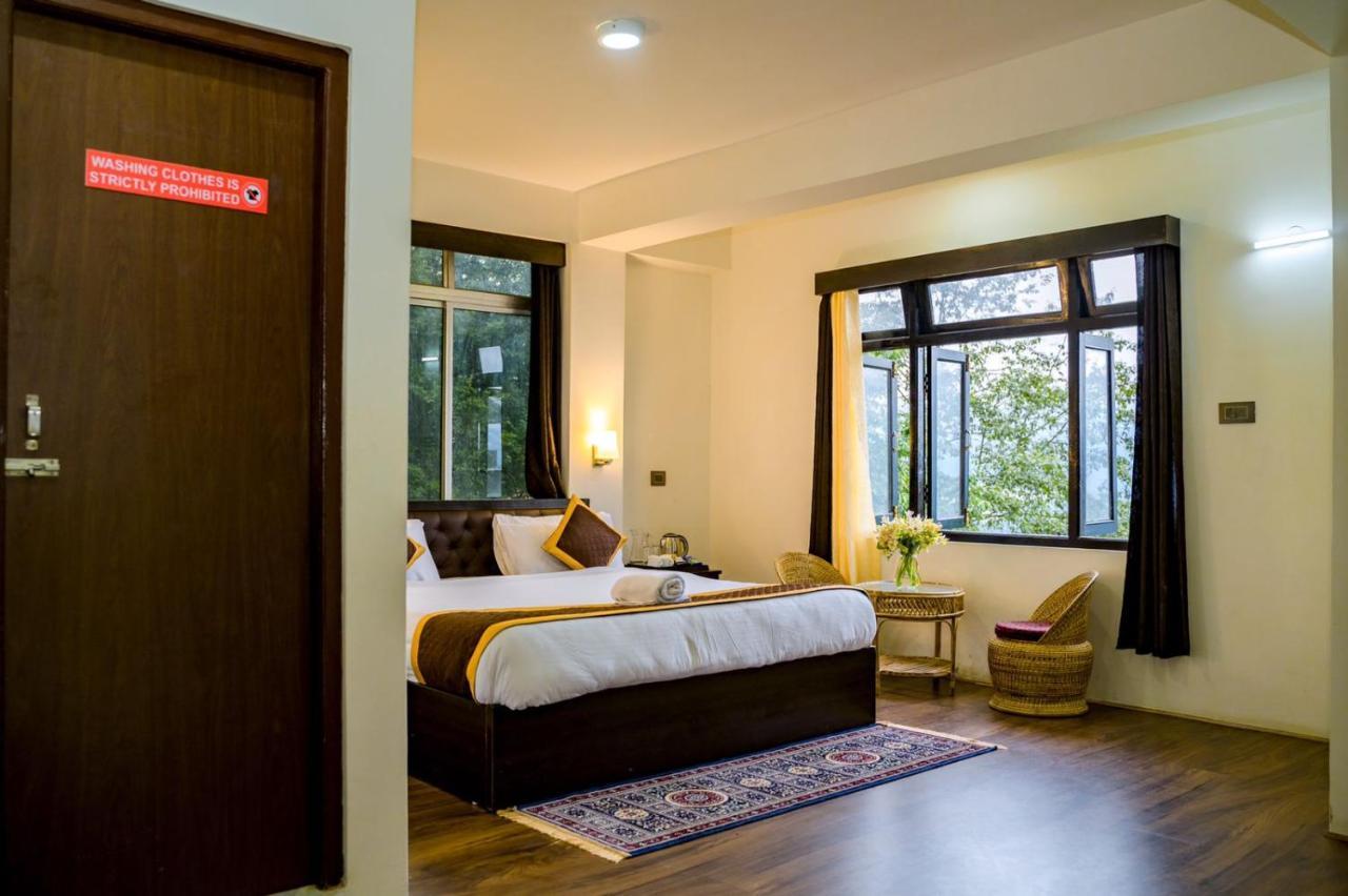 Daksha Pelling Nest Hotel ภายนอก รูปภาพ