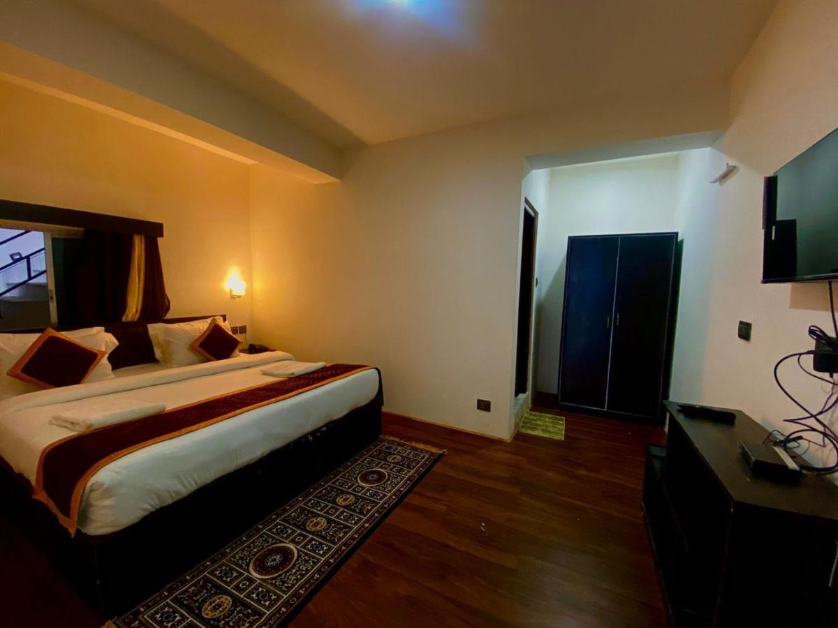 Daksha Pelling Nest Hotel ภายนอก รูปภาพ